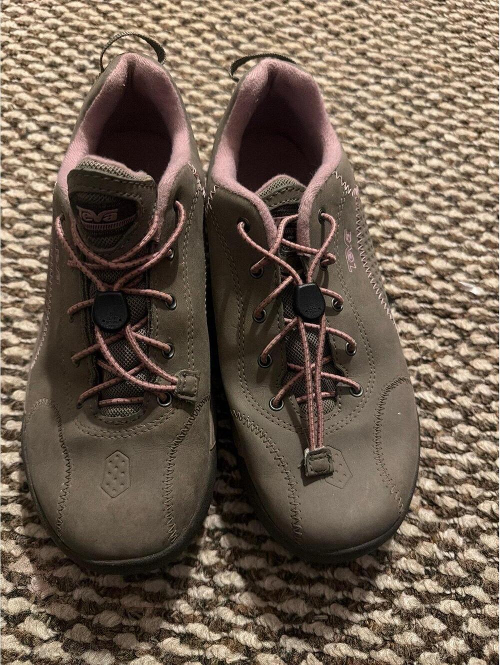 Teva Sneaker Womens  5.5